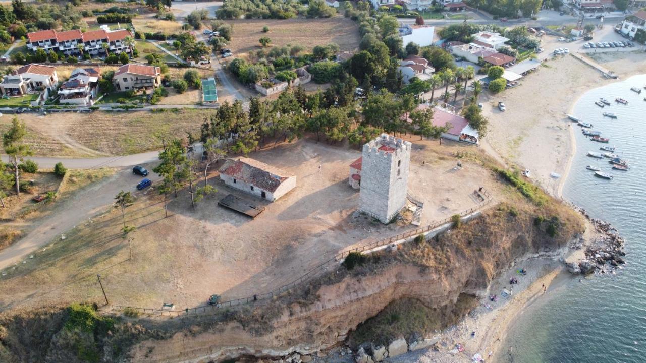 Villa Madeleine Tower View Néa Fókaia Bagian luar foto